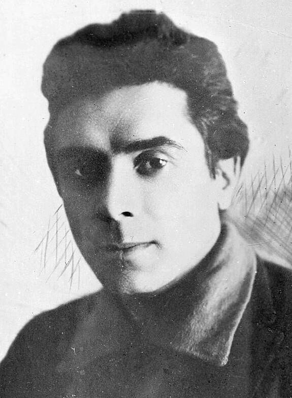 кв.9, Хвильовий Микола