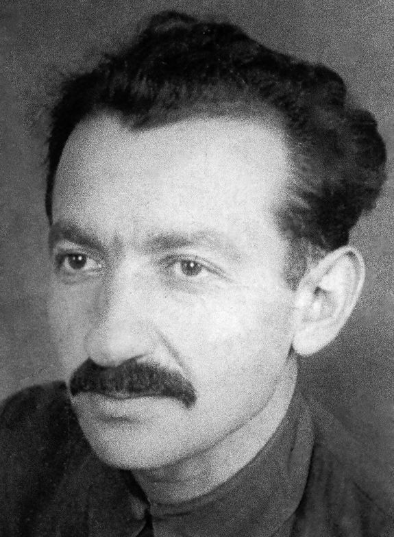 кв.30, Юхвід Леонід